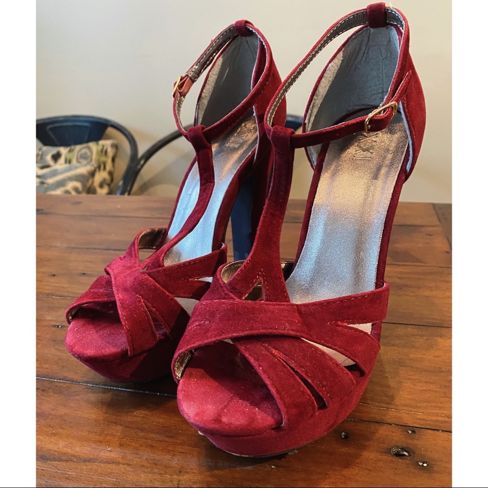 Velvet platform sandals - Picture 2 of 3